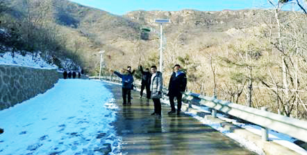 西山风光无限好 拓朴登高在今朝正文图片 3