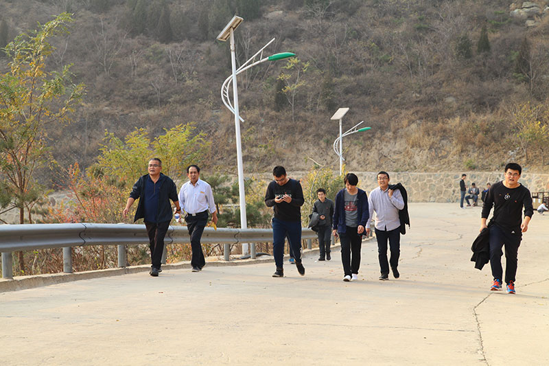 登山望天阔，俯首看九霄  ——拓朴设计管理团队秋季登山活动正文图片 11
