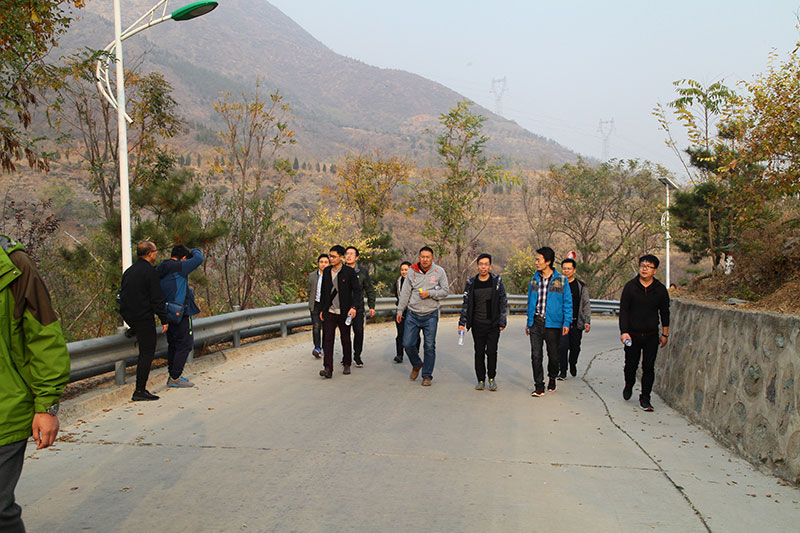 登山望天阔，俯首看九霄  ——拓朴设计管理团队秋季登山活动正文图片 6