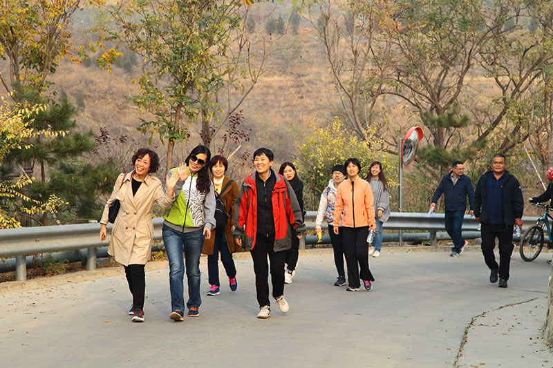 登山望天阔，俯首看九霄  ——拓朴设计管理团队秋季登山活动正文图片 7